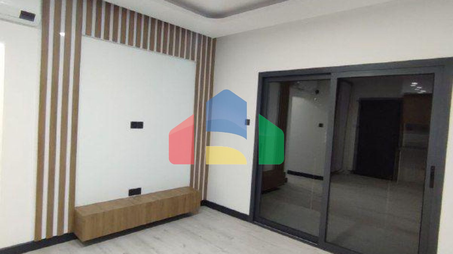 Квартира 2+1 (75 м2 ) в 800 метрах от песчаного пляжа в Йенибоазичи