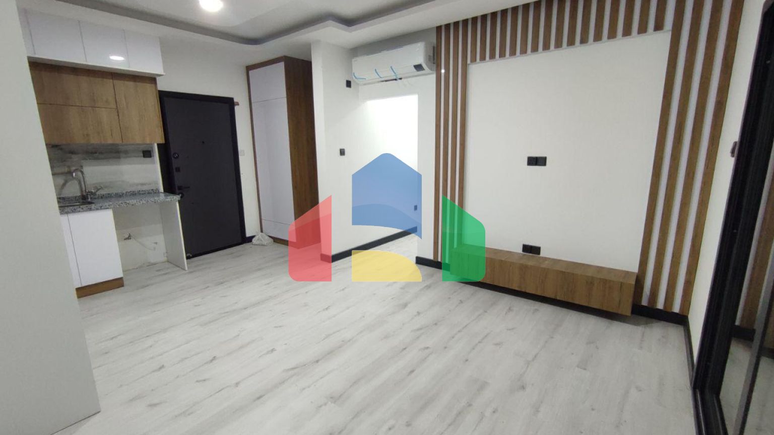 Квартира 2+1 (75 м2 ) в 800 метрах от песчаного пляжа в Йенибоазичи