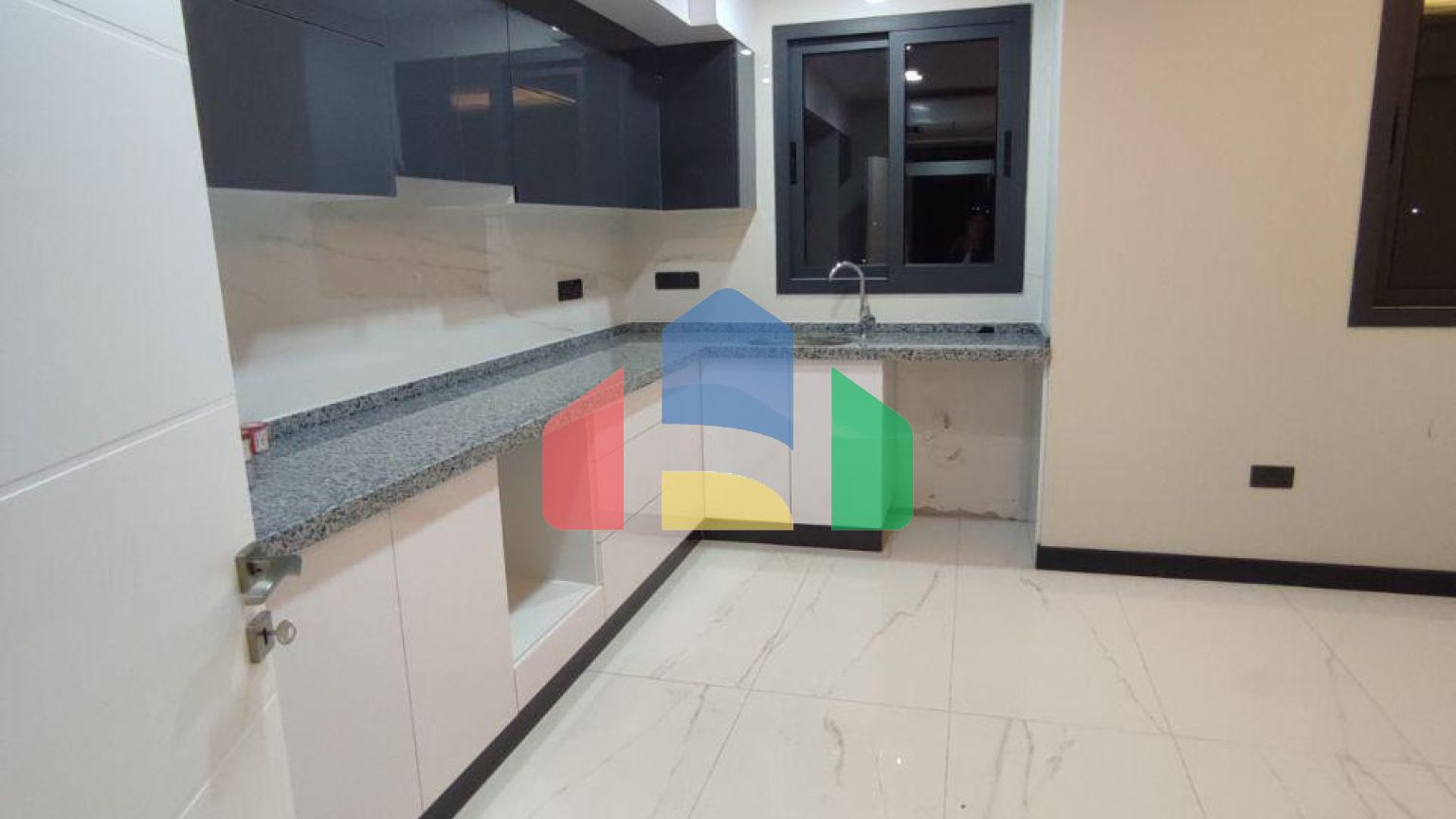 Квартира 3+1  (135 м2 ) в 800 метрах от песчаного пляжа в Йенибоазичи