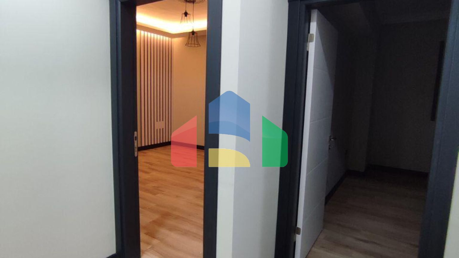 Квартира 3+1  (135 м2 ) в 800 метрах от песчаного пляжа в Йенибоазичи