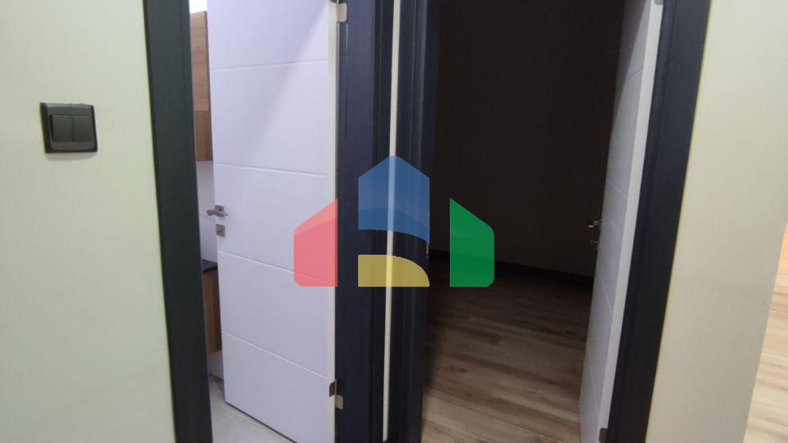 Квартира 3+1  (135 м2 ) в 800 метрах от песчаного пляжа в Йенибоазичи