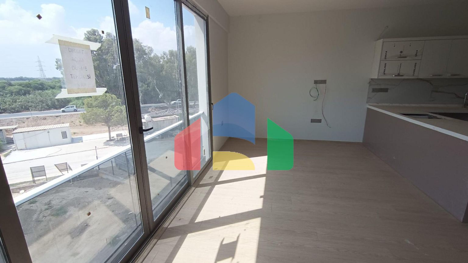 3-комнатная квартира 112 м2 в 800 метрах от моря в Фамагусте