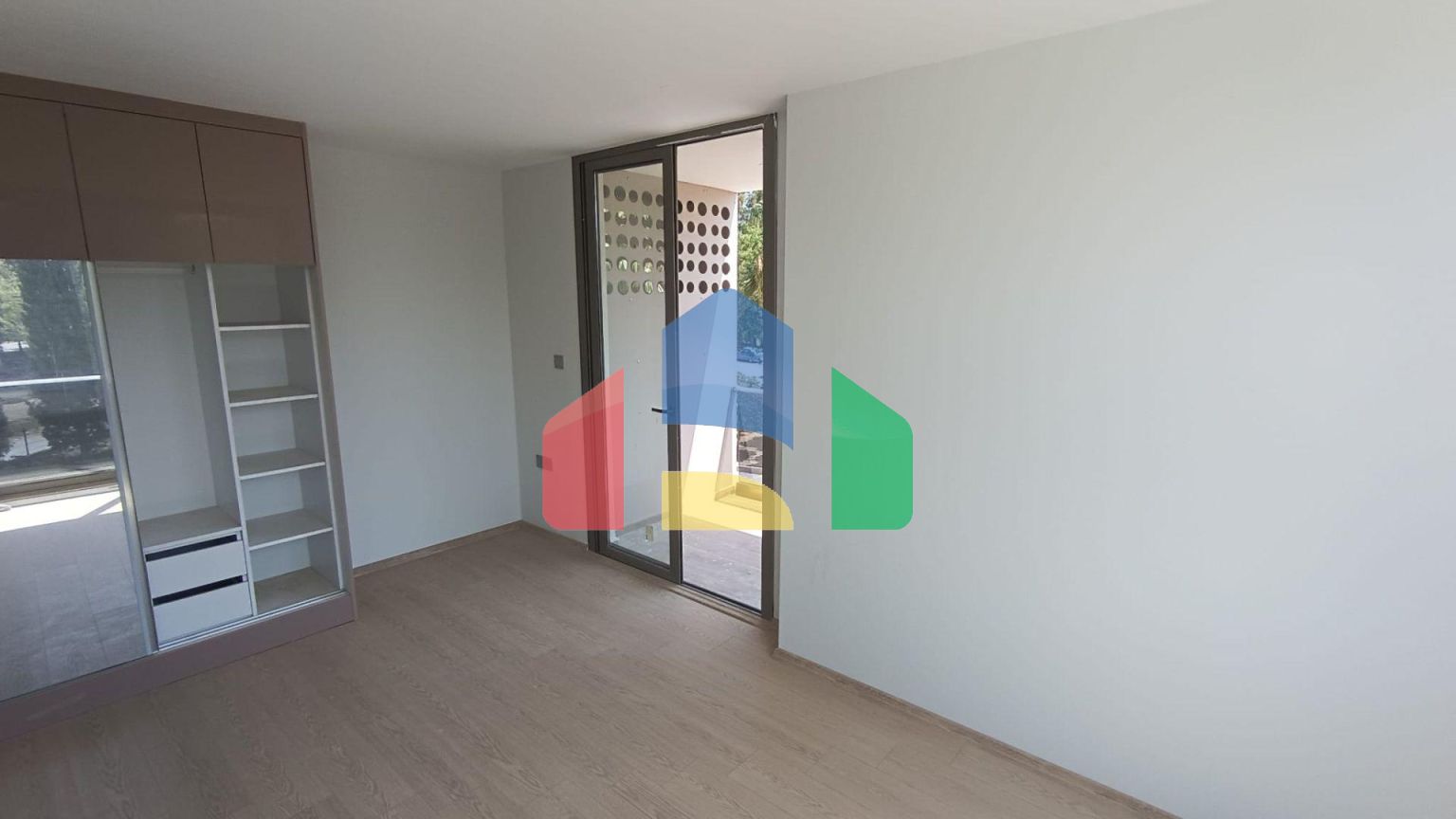 3-комнатная квартира 112 м2 в 800 метрах от моря в Фамагусте