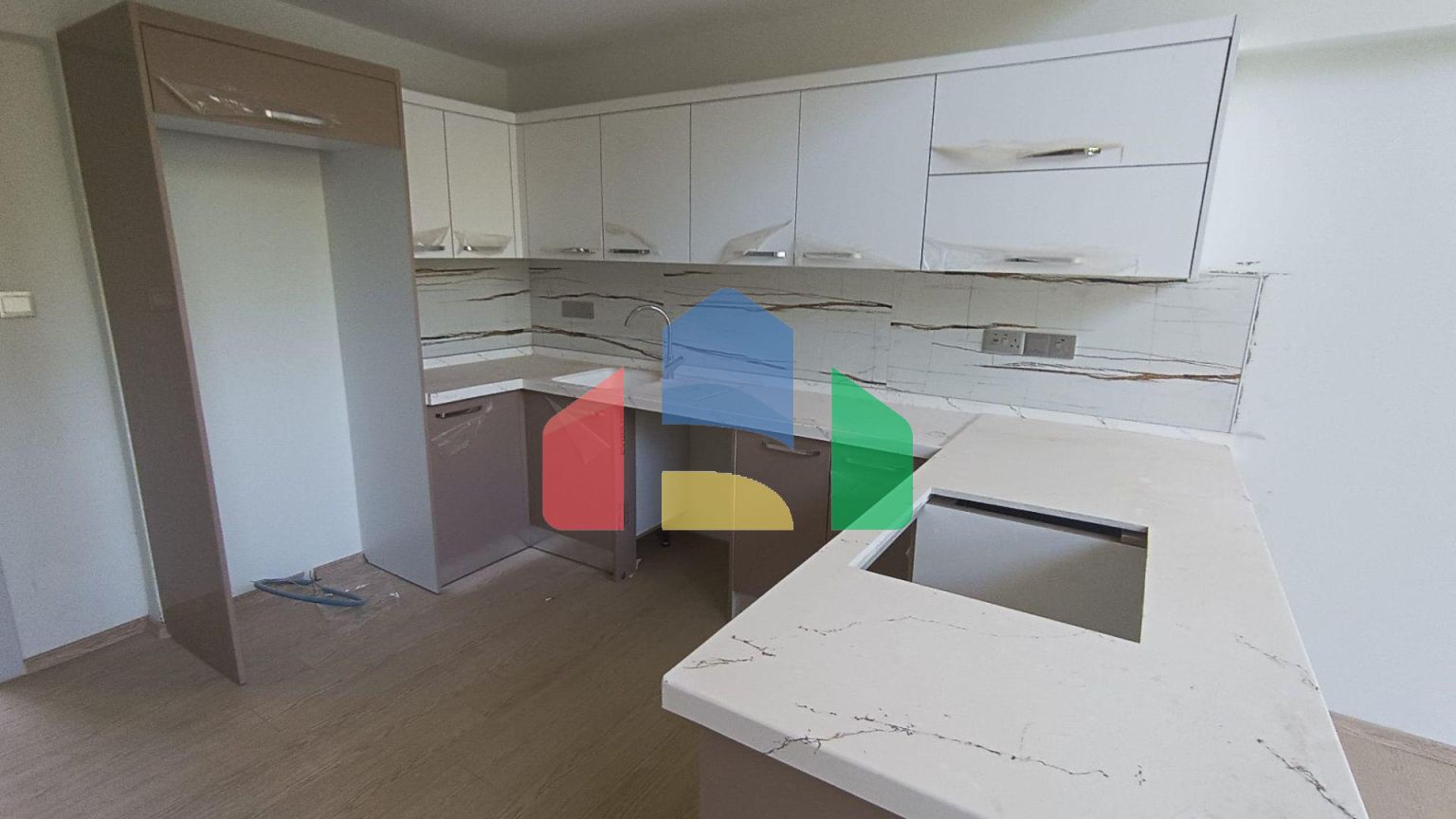 Квартира 1+1 Loft 92м2 с балконом 17 м2 в Фамагусте 