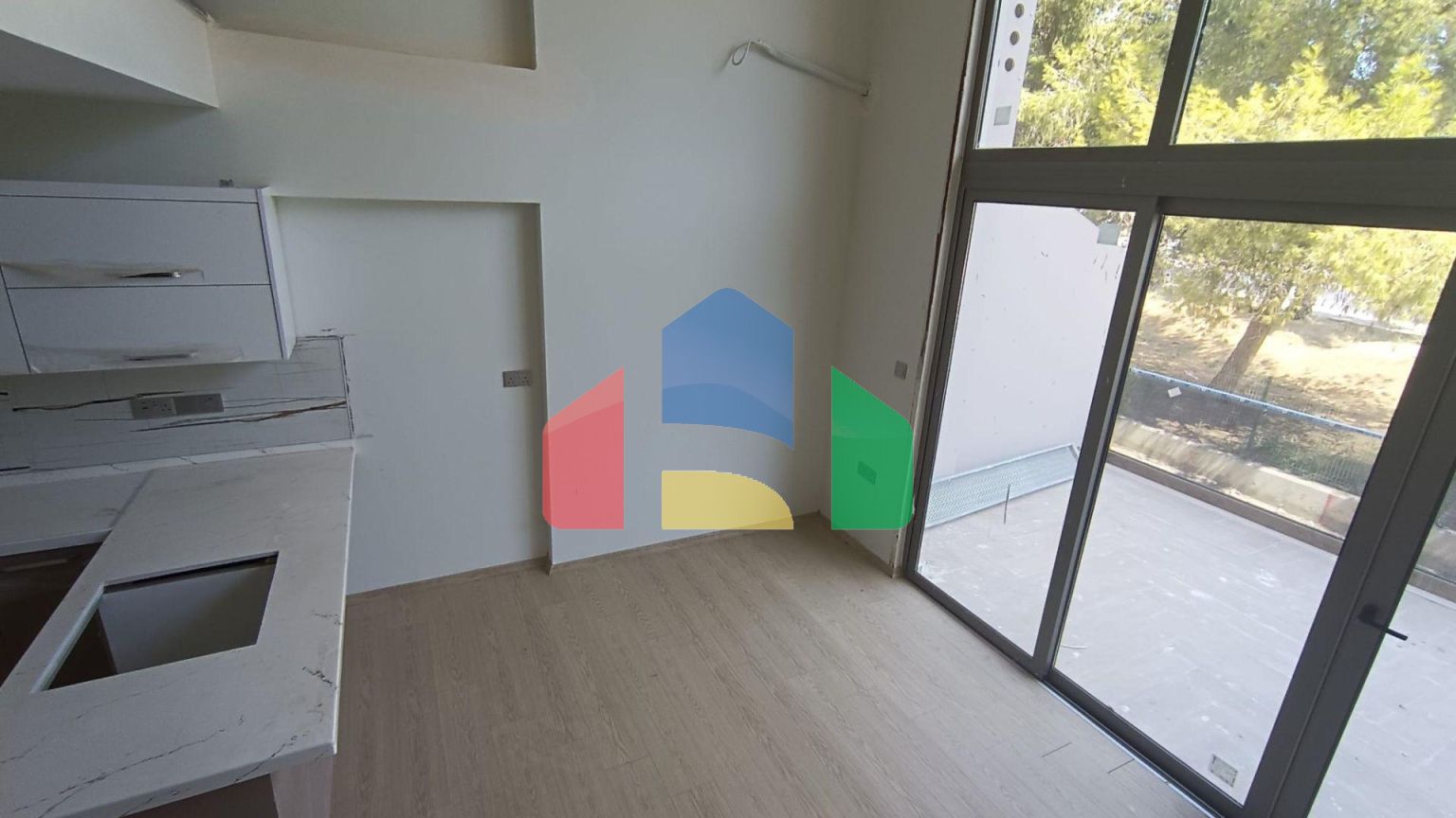 Квартира 1+1 Loft 92м2 с балконом 17 м2 в Фамагусте 