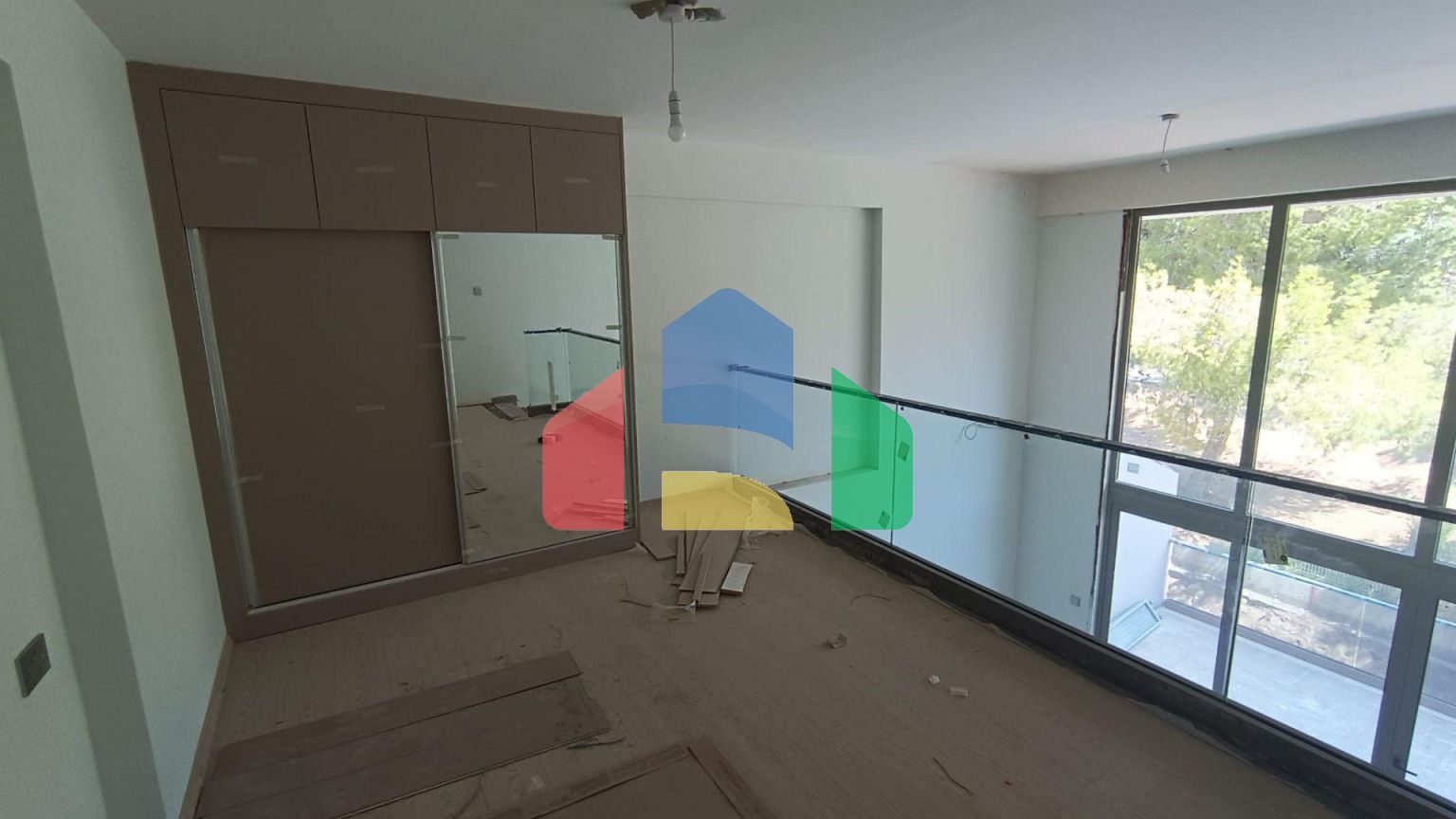 Квартира 1+1 Loft 92м2 с балконом 17 м2 в Фамагусте 