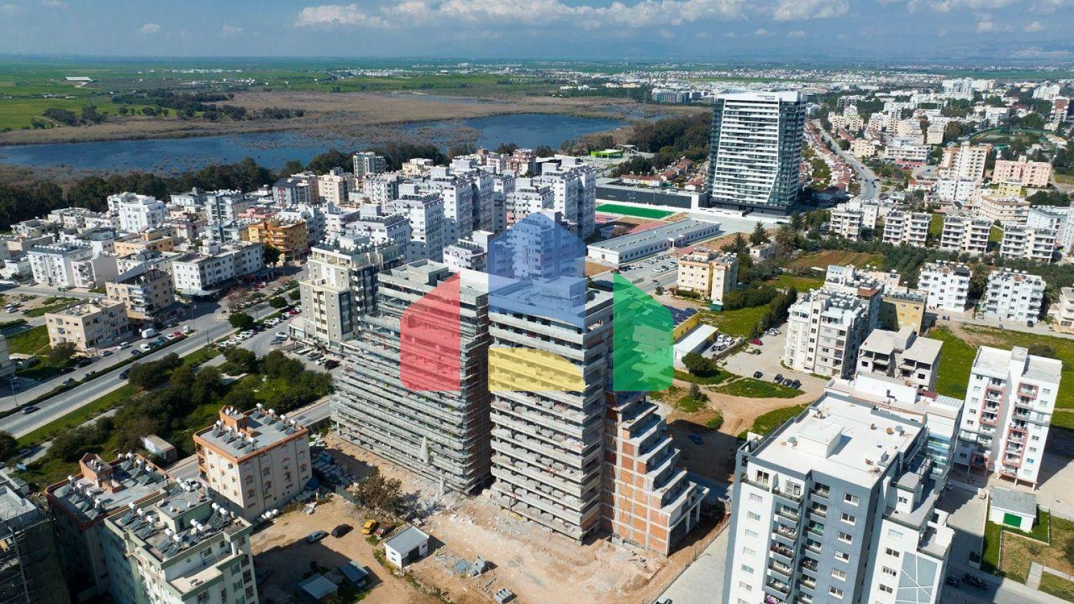 Двухкомнатная квартира 84 м2 с террасой 21 м2 в центре Фамагусты