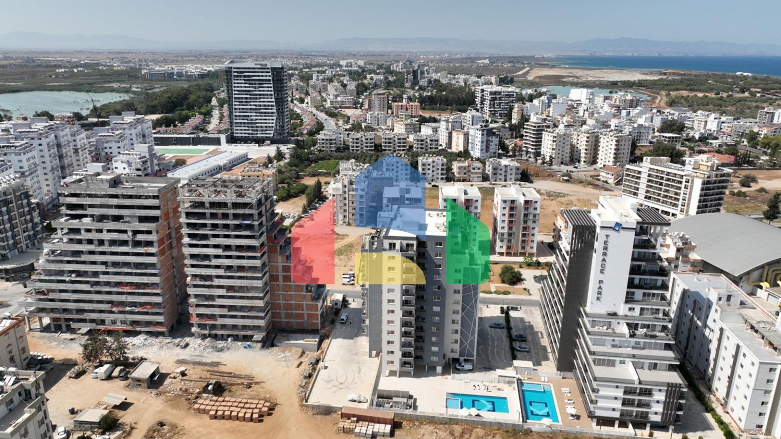 Двухкомнатная квартира 84 м2 с террасой 21 м2 в центре Фамагусты