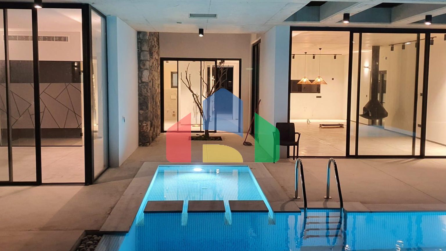 Роскошная вилла 3+1 (183 м2) с бассейном  в 100 метрах от пляжа