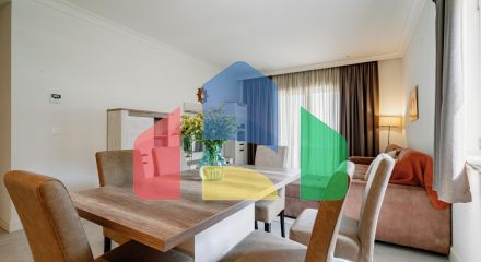 Прекрасная квартира с собственным двориком расположена в районе Centrale, Луштица Бэй