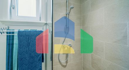Прекрасная квартира с собственным двориком расположена в районе Centrale, Луштица Бэй
