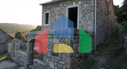 Старинный реконструированный комплекс домов