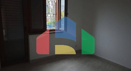 Продажа 3-этажного дома с гаражом и отдельным апартаментом у пляжа 