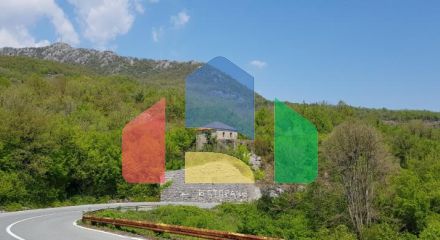 Двухэтажный каменный дом под реставрацию с большим участком в Сотоничи