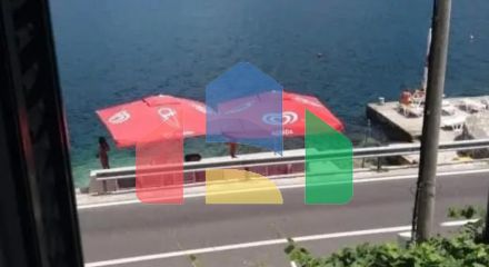 Дом на первой линии моря со своим причалом