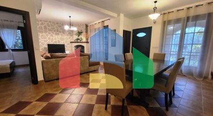 Просторная квартира на первом этаже с отдельным входом и частным бассейном в Костанице