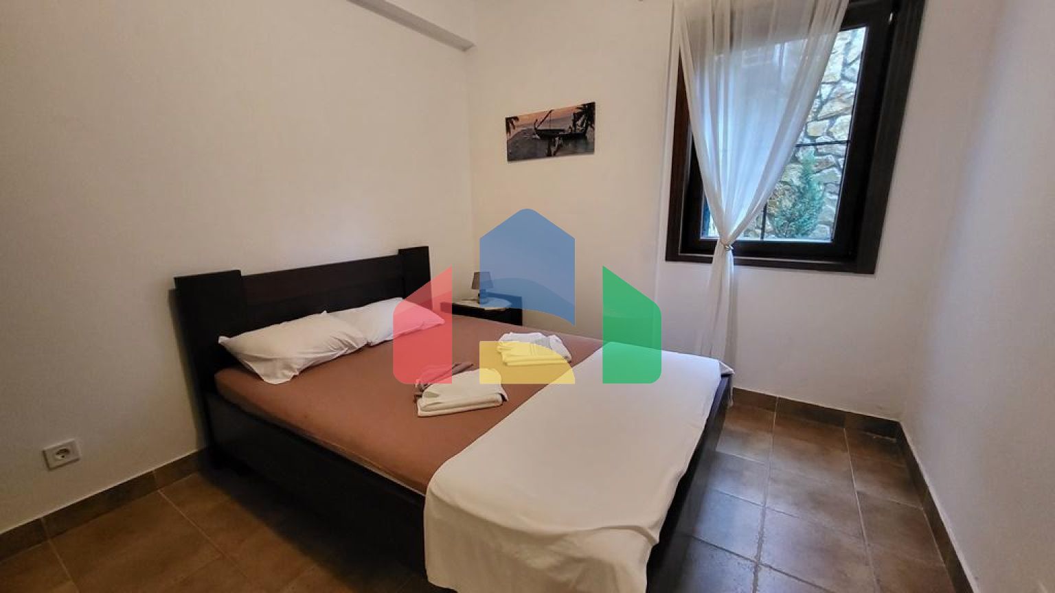 Просторная квартира на первом этаже с отдельным входом и частным бассейном в Костанице