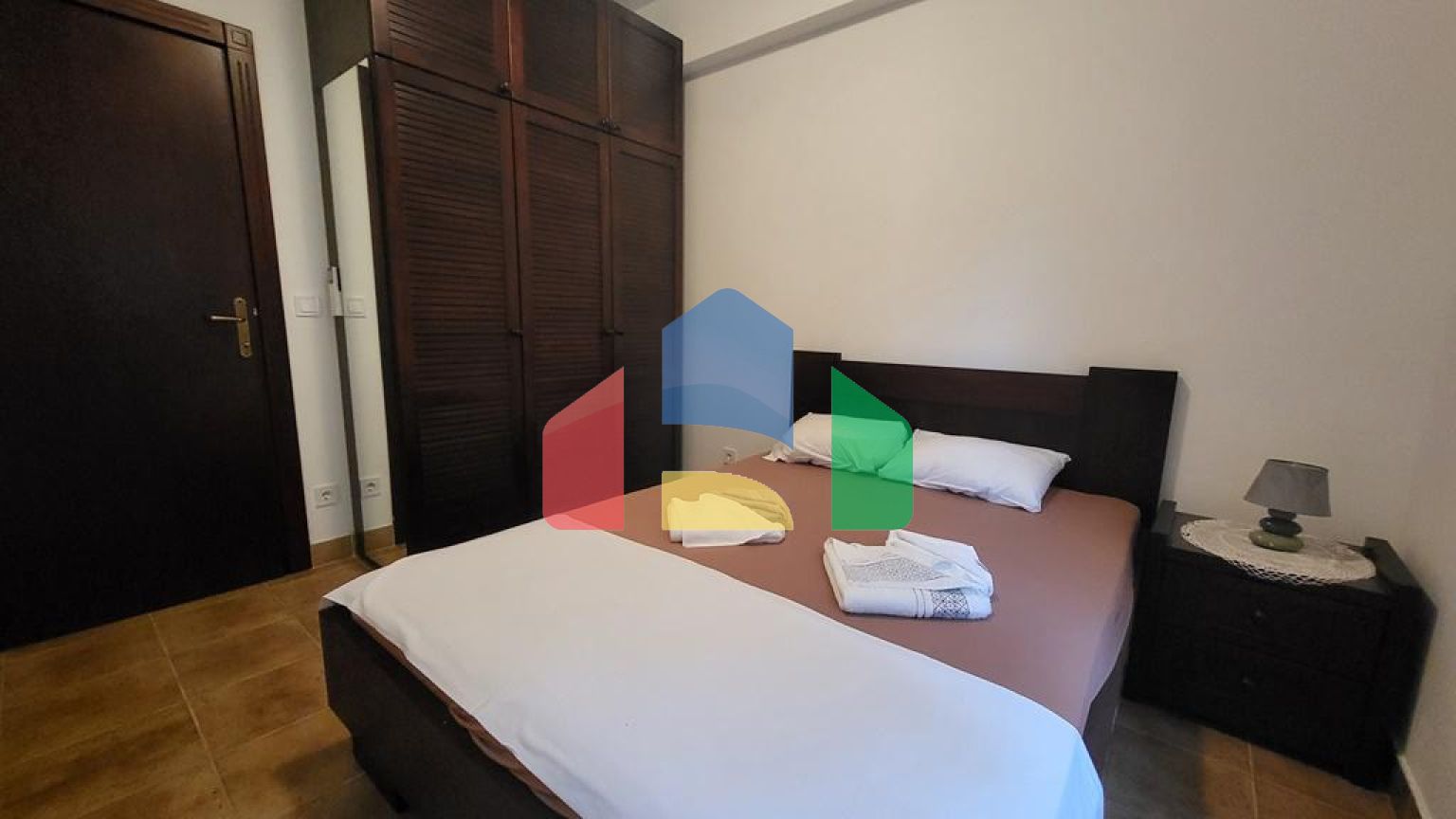 Просторная квартира на первом этаже с отдельным входом и частным бассейном в Костанице