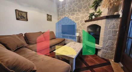 Просторная квартира на первом этаже с отдельным входом и частным бассейном в Костанице