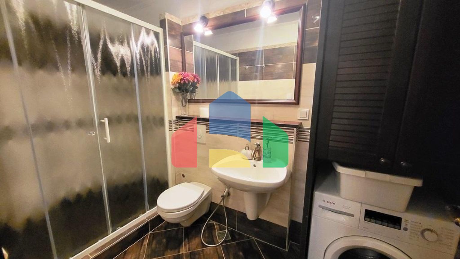 Просторная квартира на первом этаже с отдельным входом и частным бассейном в Костанице