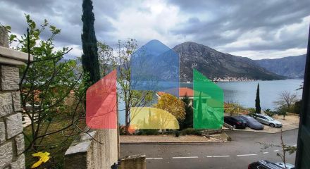 Просторная квартира на первом этаже с отдельным входом и частным бассейном в Костанице