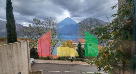 Просторная квартира на первом этаже с отдельным входом и частным бассейном в Костанице