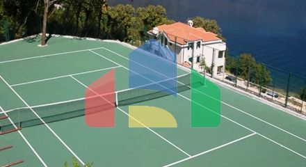 Просторная квартира на первом этаже с отдельным входом и частным бассейном в Костанице