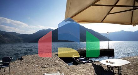 Просторная квартира на первом этаже с отдельным входом и частным бассейном в Костанице