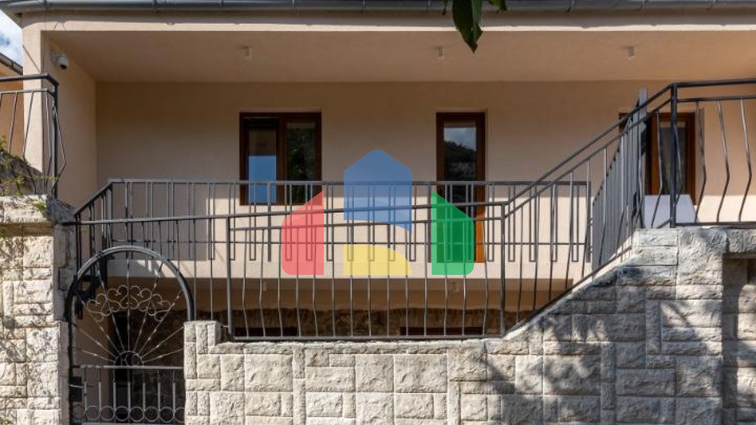 Продаётся дом в Шкаляри, Которский залив!