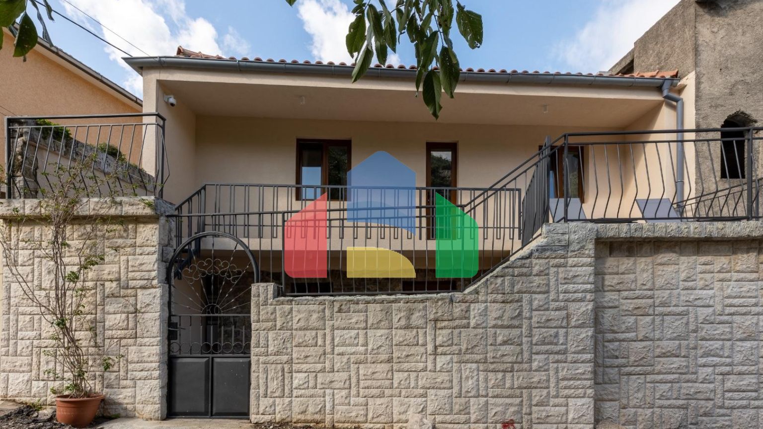 Продаётся дом в Шкаляри, Которский залив!