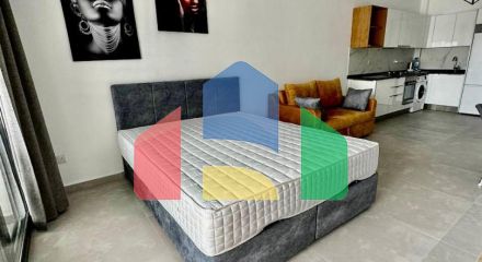 Студия на 1 линии, Искеле, Боаз
