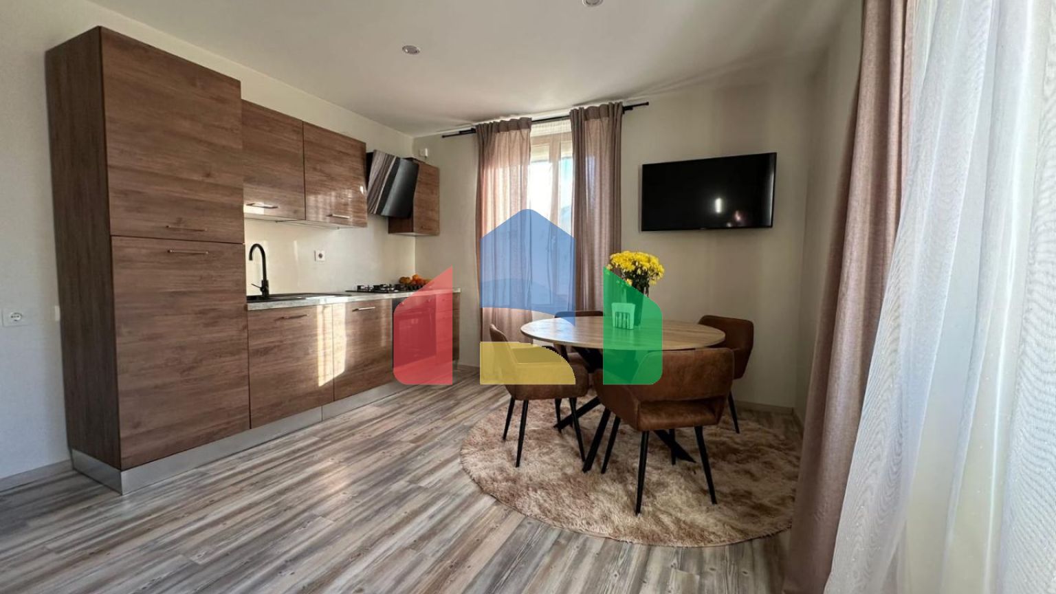 Доходный действующий мини-отель во Франции, Бургундия Доходный действующий мини-отель во Франции, Бургундия