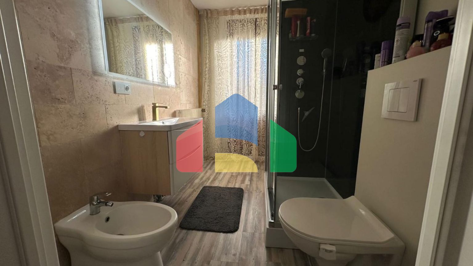 Доходный действующий мини-отель во Франции, Бургундия Доходный действующий мини-отель во Франции, Бургундия