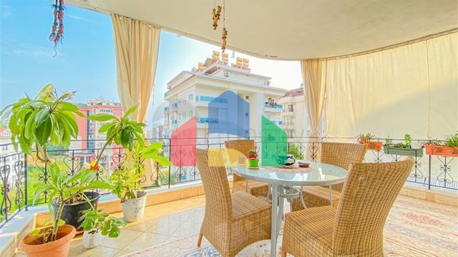 Трикімнатна квартира для постійного проживання дружної сім'ї