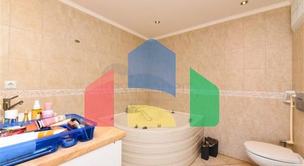 Велика квартира 2 + 1 з захоплюючим видом на місто