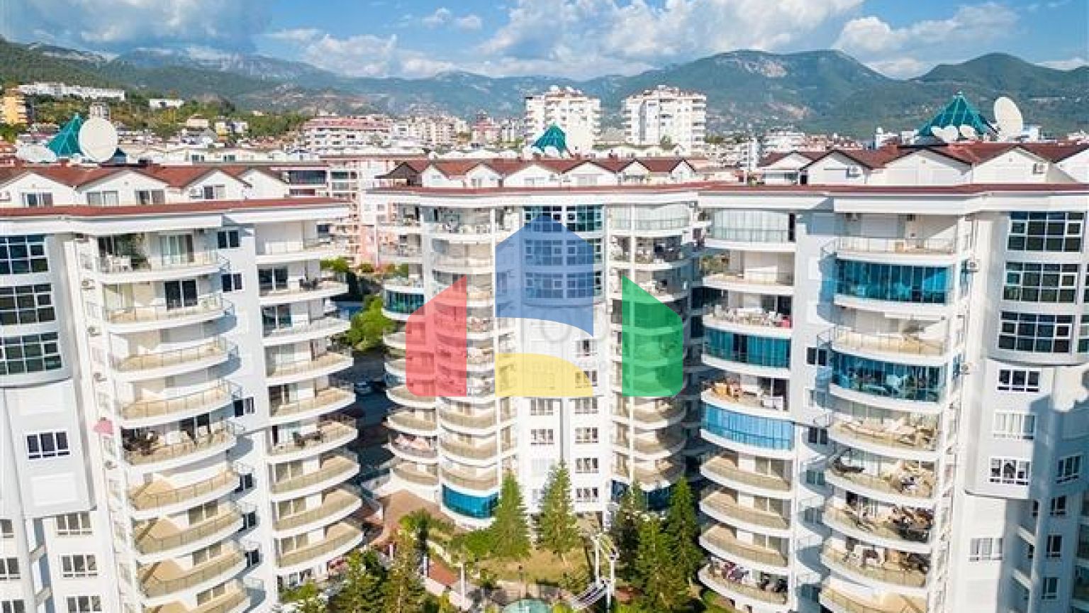 Велика квартира 2 + 1 з захоплюючим видом на місто