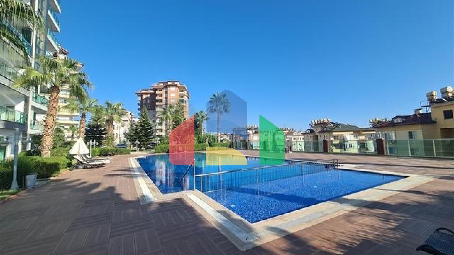 Простора квартира планування 3 + 1 в районі Джікджіллі