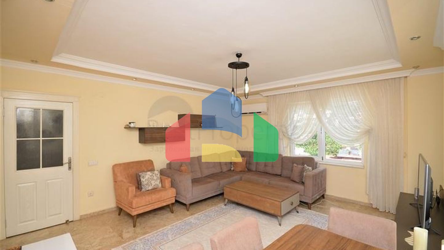 Квартира 2 + 1 з приголомшливими видовими характеристиками