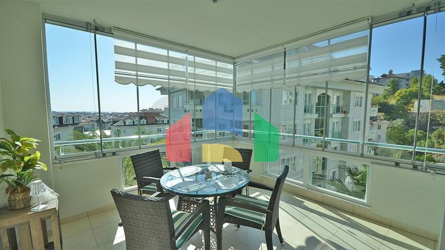 Затишна мебльована квартира 2 + 1 з розкішною інфраструктурою в одному з кращих комплексів Аланії