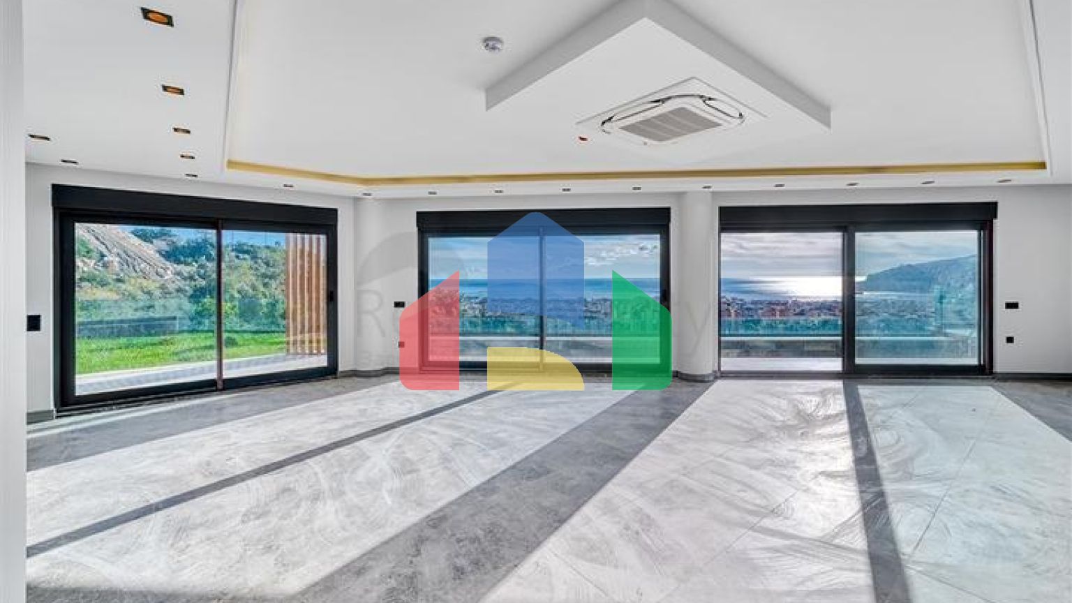 Современная роскошная вилла в центре Джикджилли с панорамным видом на море