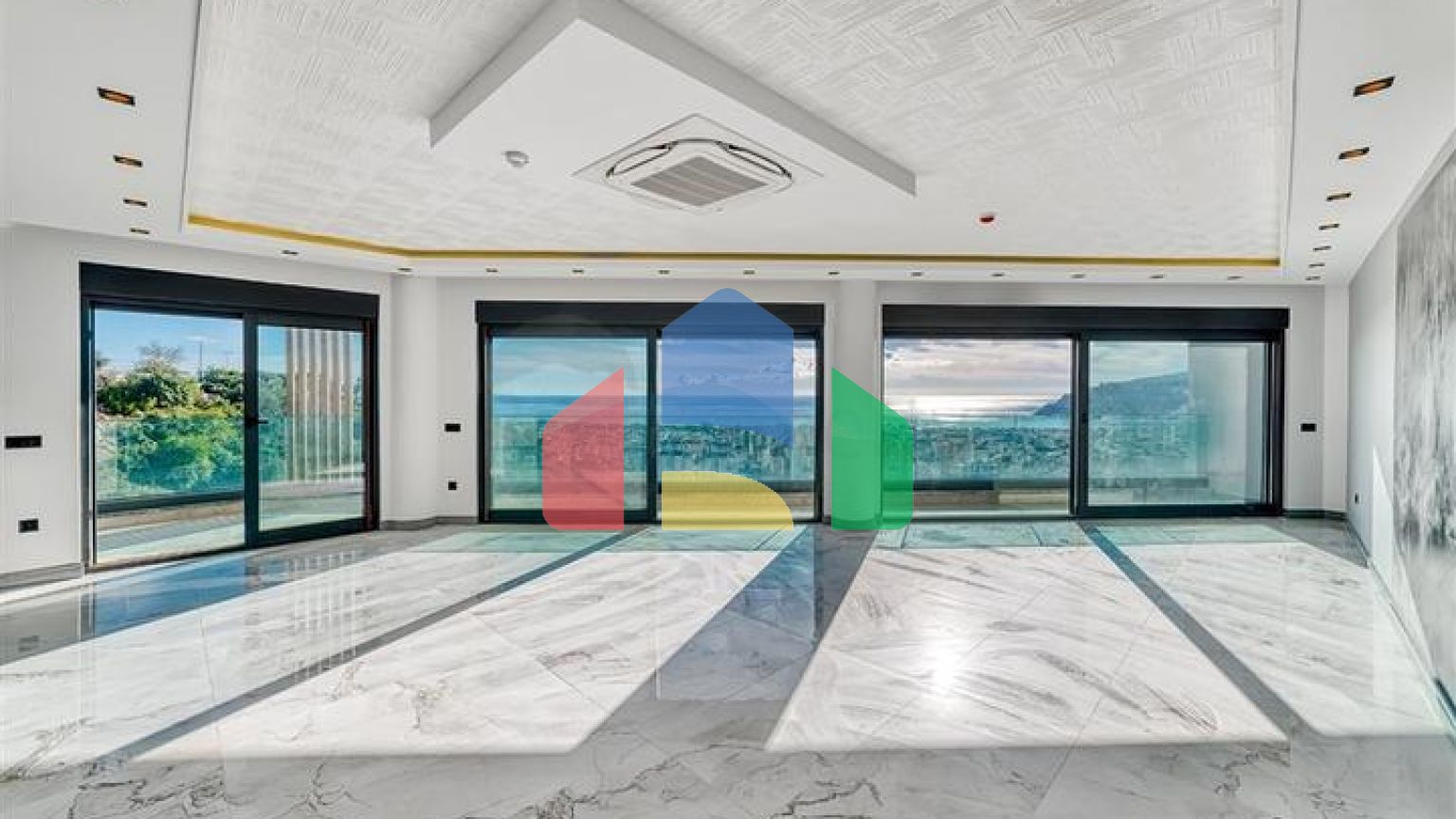 Современная роскошная вилла в центре Джикджилли с панорамным видом на море