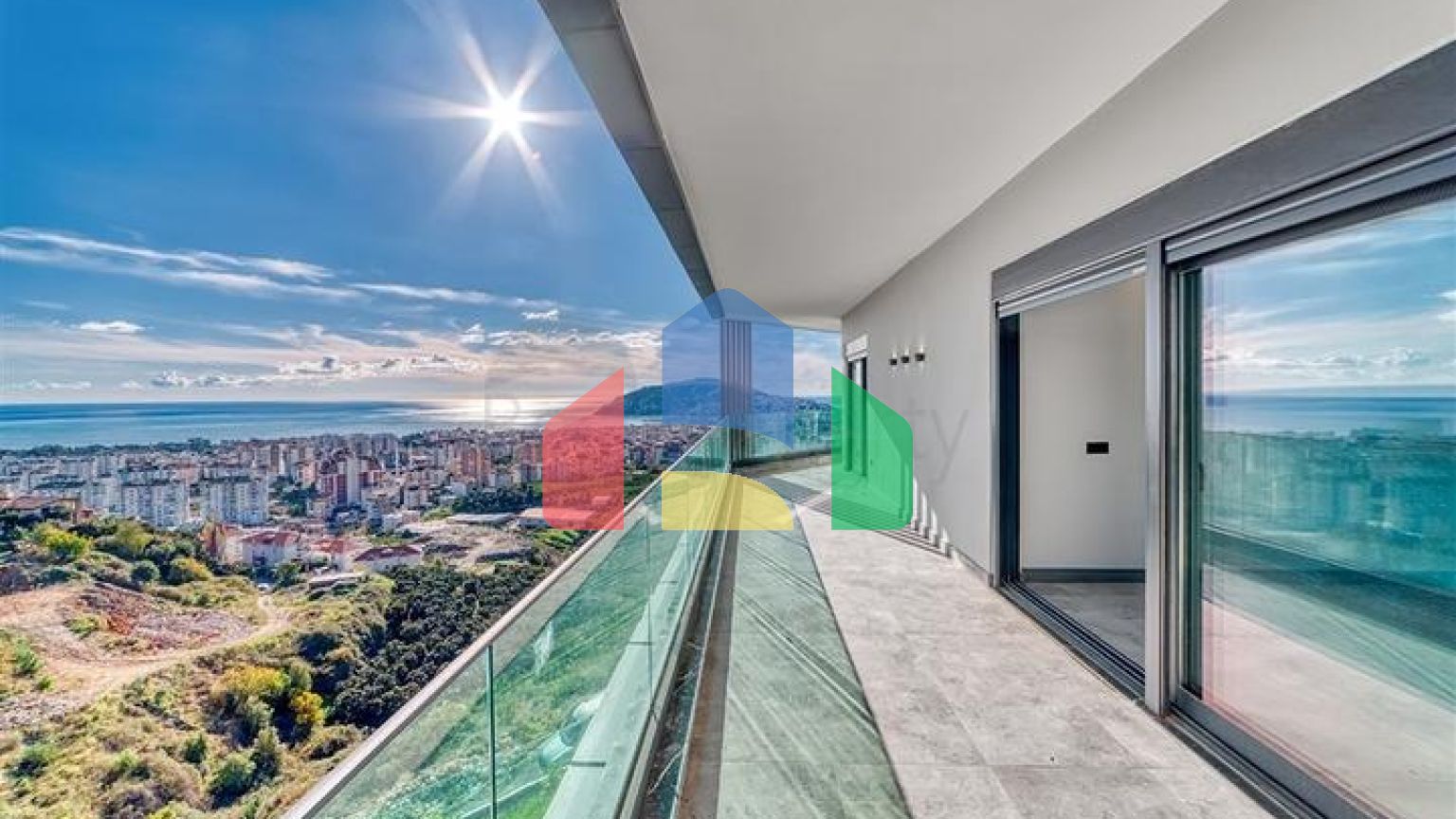 Современная роскошная вилла в центре Джикджилли с панорамным видом на море