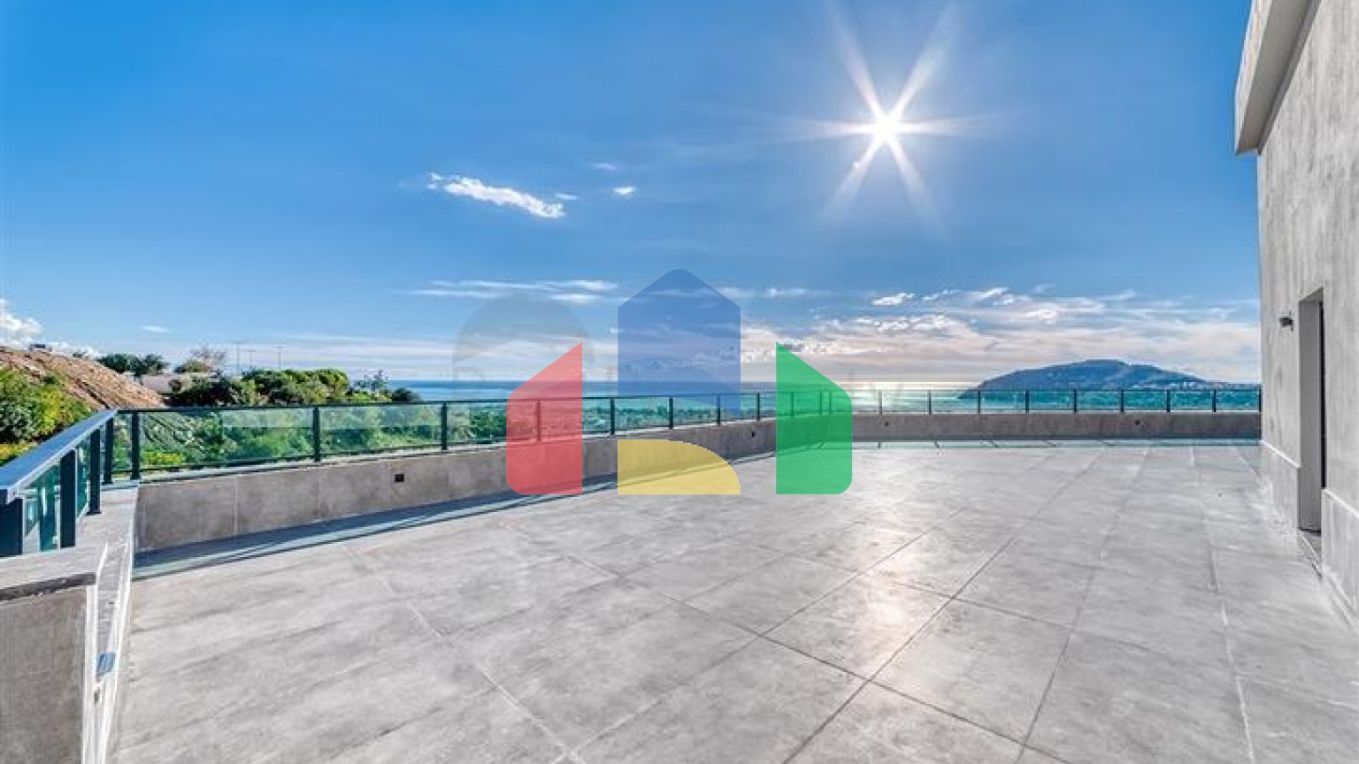 Современная роскошная вилла в центре Джикджилли с панорамным видом на море