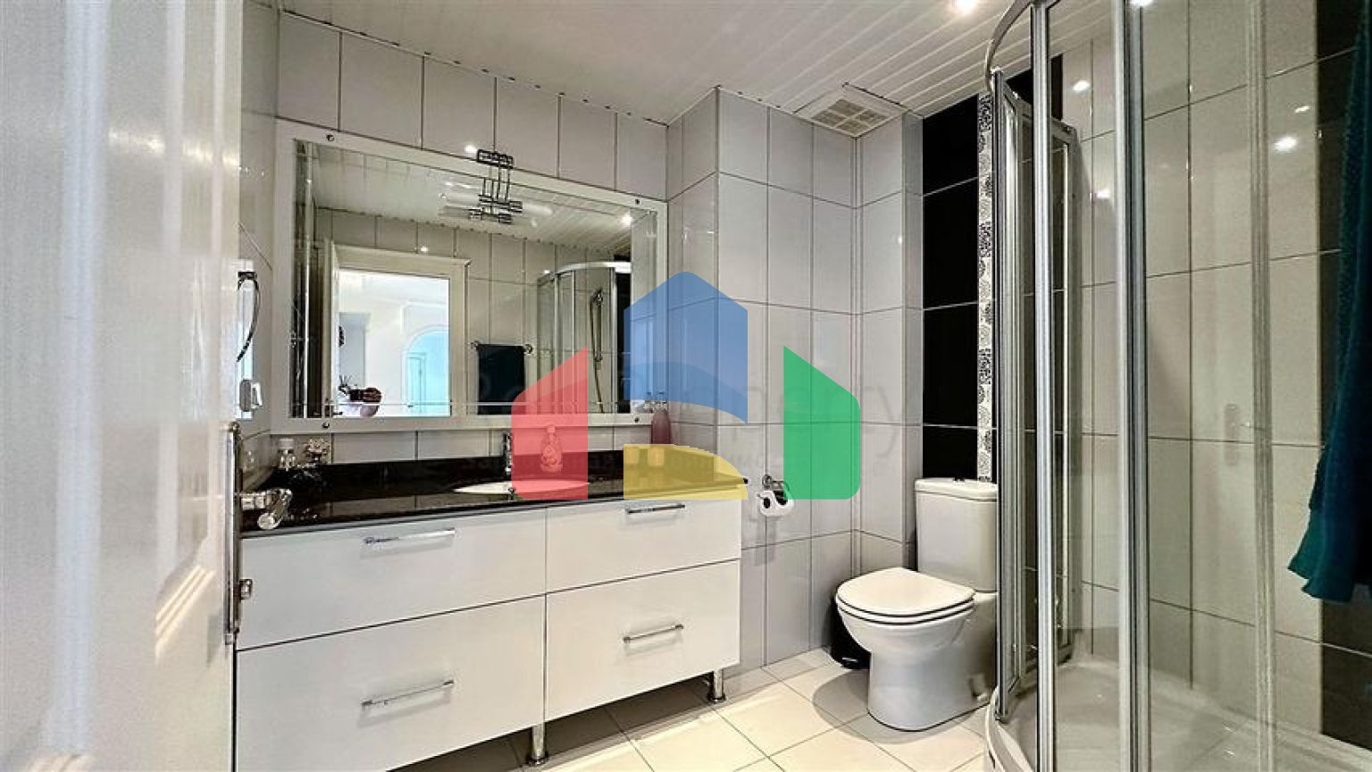 Просторі апартаменти 2 + 1 в районі Джікджіллі