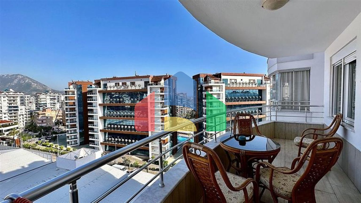 Просторі апартаменти 2 + 1 в районі Джікджіллі