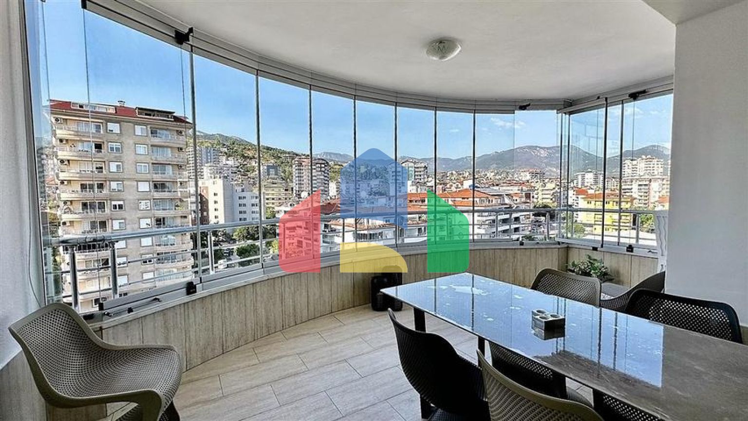 Просторі апартаменти 2 + 1 в районі Джікджіллі