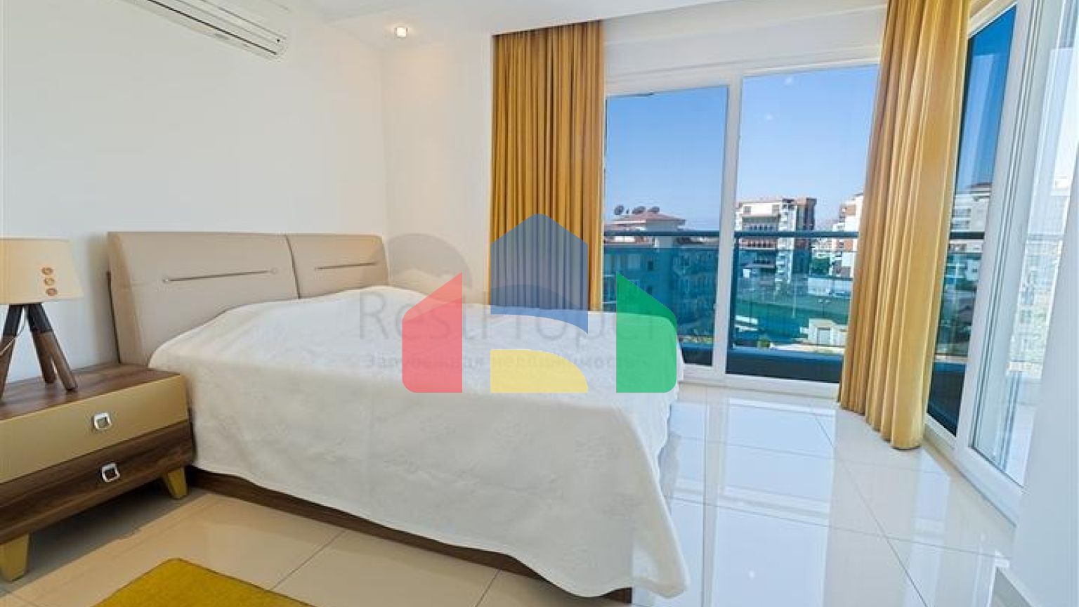 Сімейна квартира в доглянутому комплексі з готельною інфраструктурою