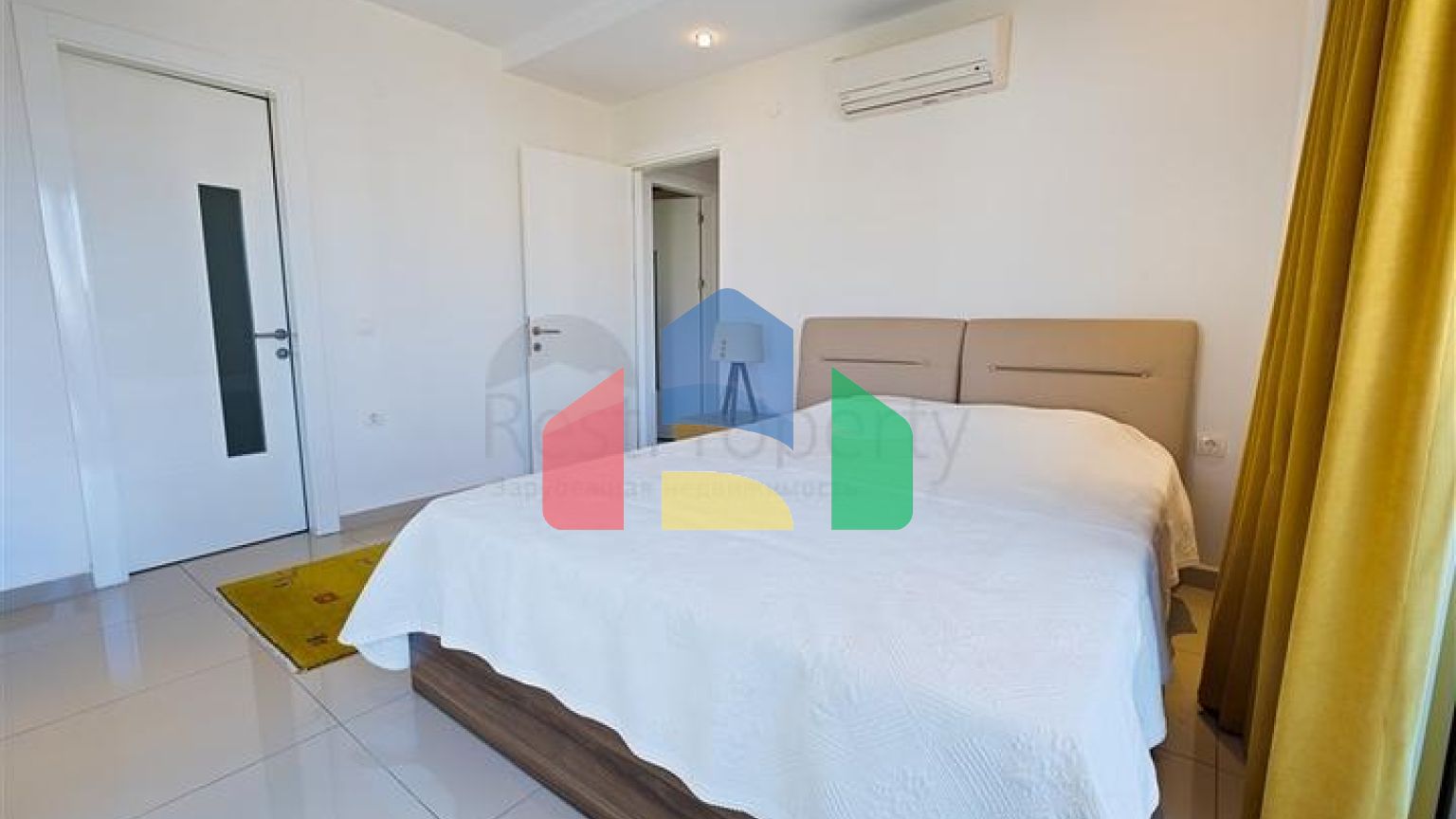 Сімейна квартира в доглянутому комплексі з готельною інфраструктурою