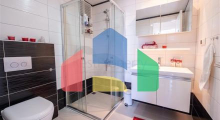 Сімейна квартира в доглянутому комплексі з готельною інфраструктурою