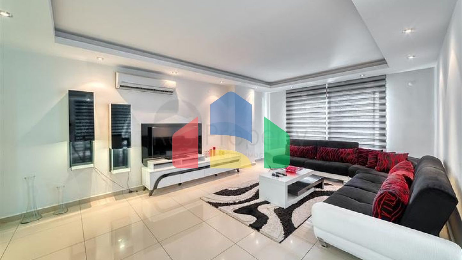 Простора квартира 2 + 1 поруч з ТЦ Аланіум